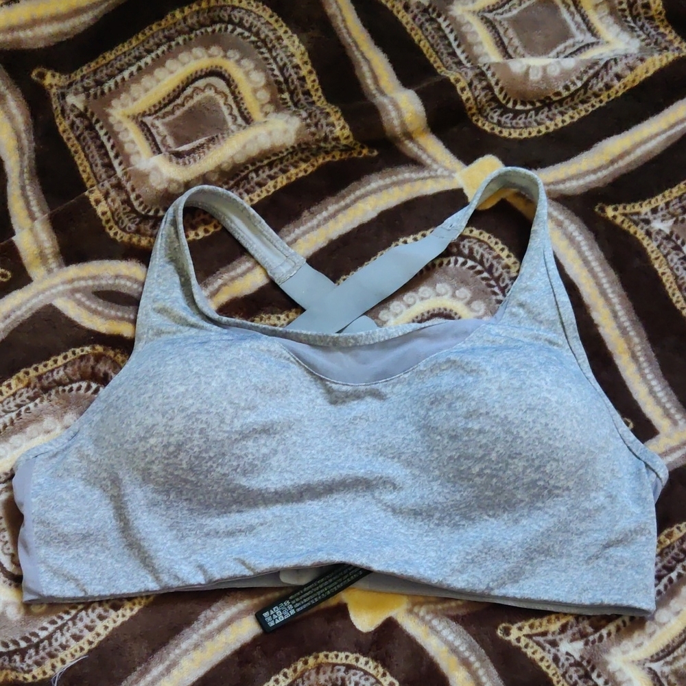 🐇 Victoria's Secret Light Gray Sports Bra